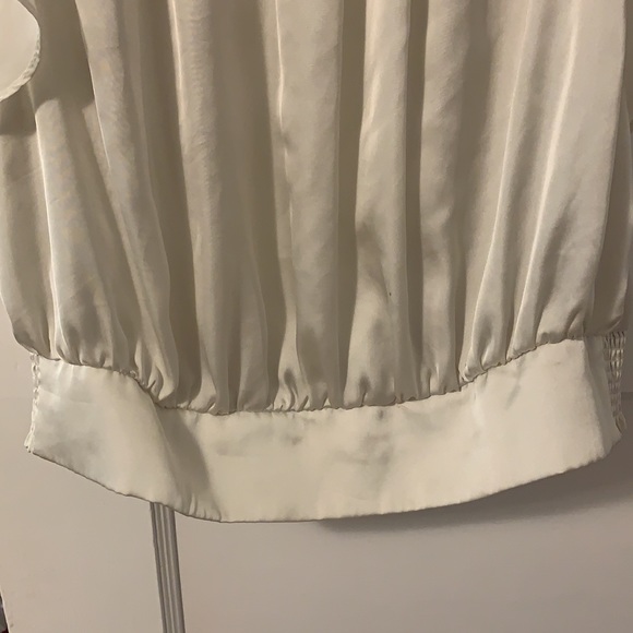 Off-white/creme colored top - Picture 4 of 12